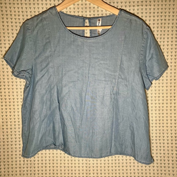 RVCA Tops - RVCA Short Sleeve T Shirt Size L